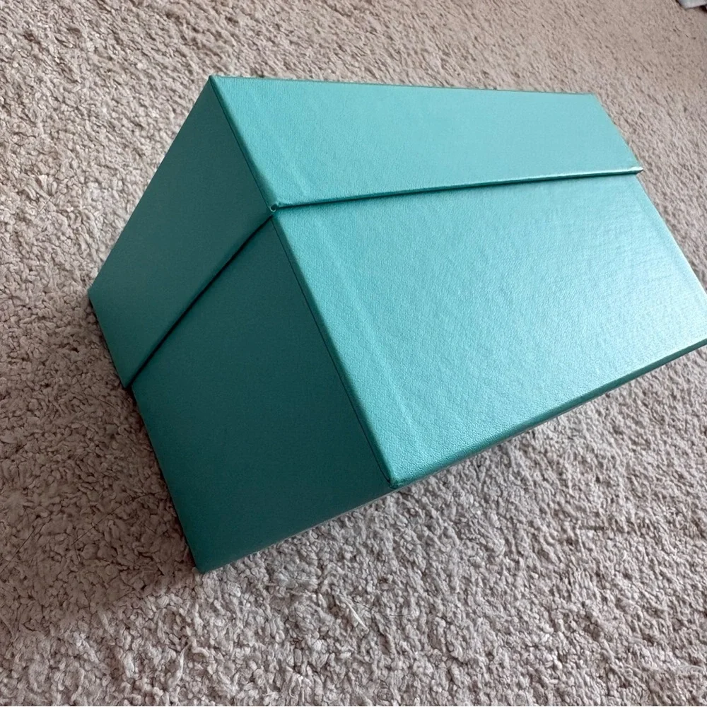 Tiffany & Co. Robin’s Egg Blue Gift Box with White Ribbon